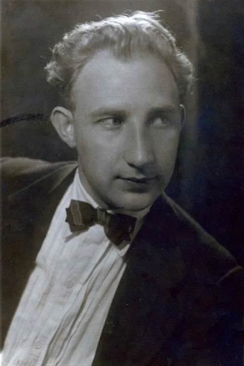 Фотография диктора Константина Афанасьевича Кириллова. 1941 год. Фергана